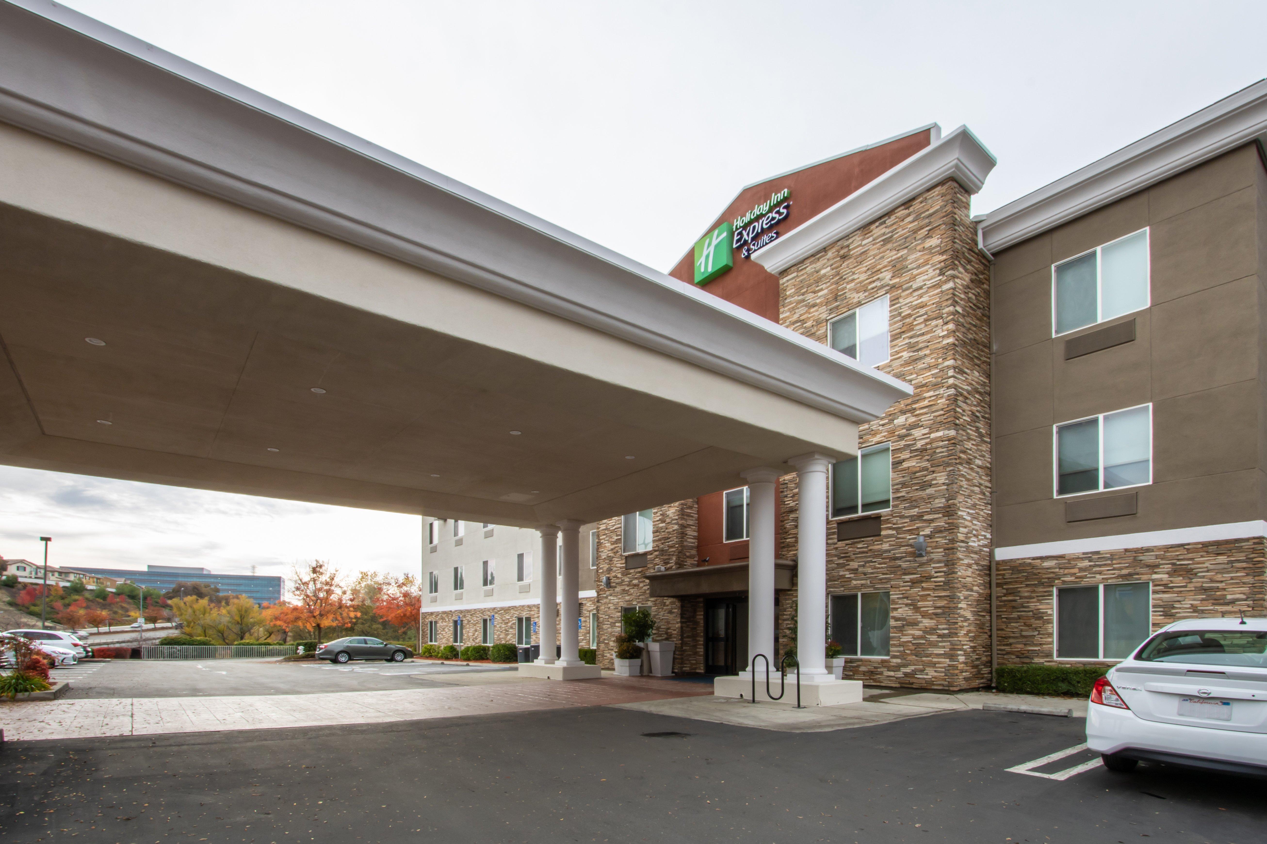 Holiday Inn Express Hotel & Suites Roseville - Galleria Area, An Ihg Hotel Exterior photo